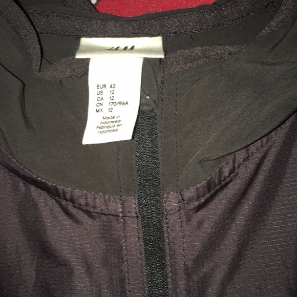 H&M Sports Reflective Jacket - Picture 3 of 3